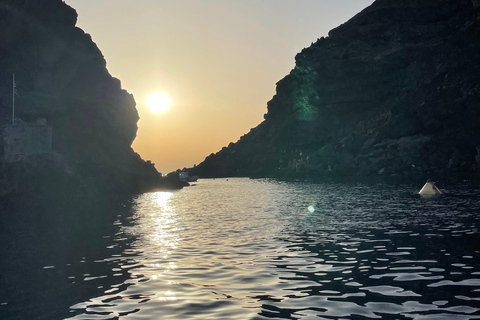 Santorini:Volcanic Beaches Cruise With Jet SkiSantorini Jet Ski Safari