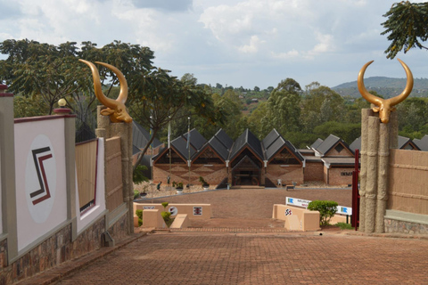 King's Palace and Ethnographic Museum Day Tour