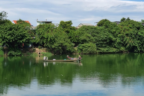 Hue: Fietstocht door de Citadel en langs het Ngự Hà kanaal