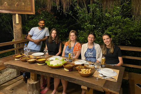 Ella : Clase de cocina con increíble visita al Jardín de las Especias