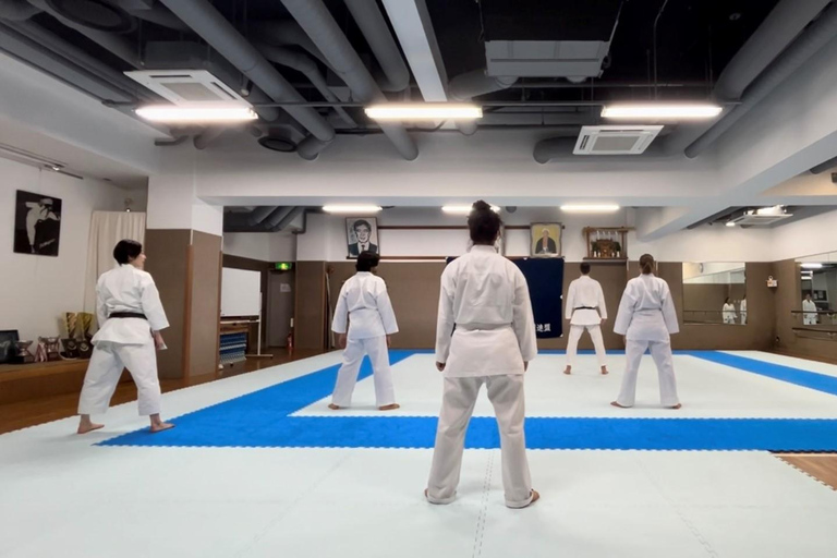 Tokyo: Karate Experience with World Champion Instructor