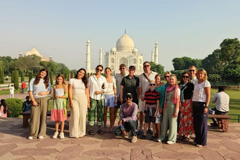 Desde Delhi: Taj Mahal y Agra Tour Privado de un Día con TrasladosCoche con aire acondicionado, conductor y guía