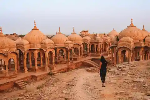 Jaisalmer: Bada Bagh Sunset Tour with Private Transfer