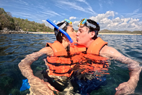 Private yacht tour of the Huatulco Bays Small yacht for 8 people