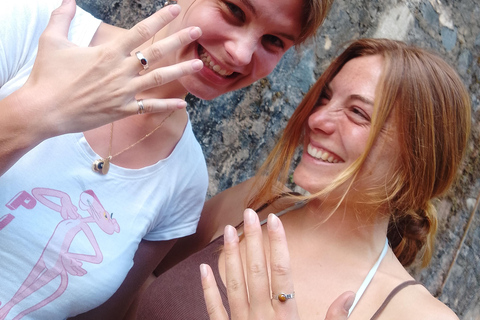 Galle : Craft Your Own Silver Jewelry with a Local family Galle : Silversmithing Workshop with Snacks