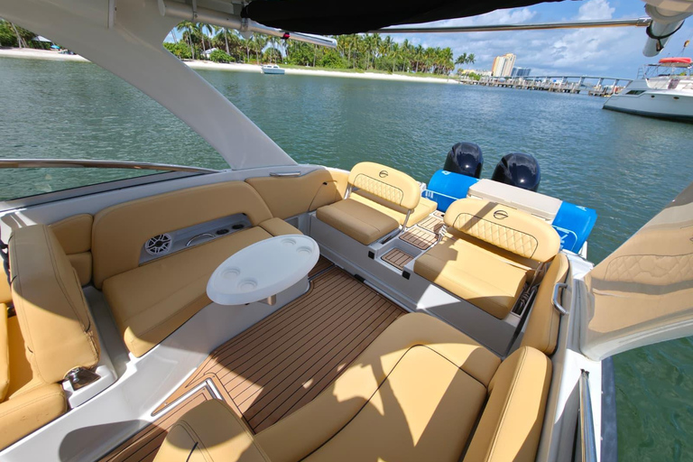 West Palm Beach: Private Boat Tour with a Captain 2 Hour - Private Sightseeing & Island Sand Bar