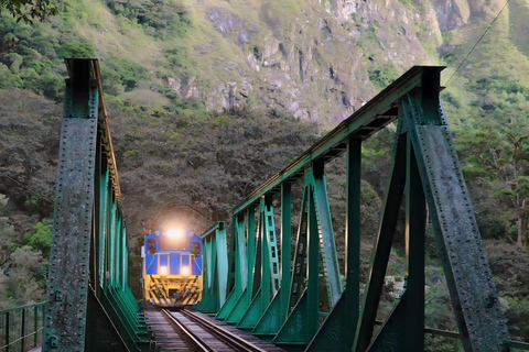 Transport from Cusco to Hidroeléctrica with Lunch Included One-Way Transfer to Hydroelectric with buffet lunch incluyed