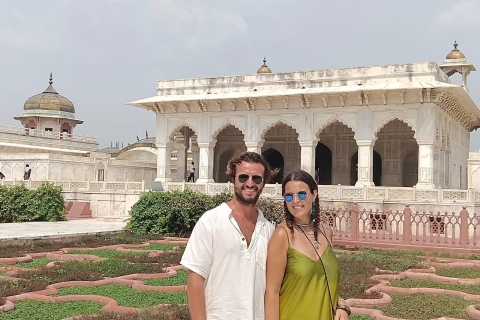 Depuis Delhi : visite du Taj Mahal et d'Agra en train express GatimaanTrain de 2ème classe avec voiture et guide