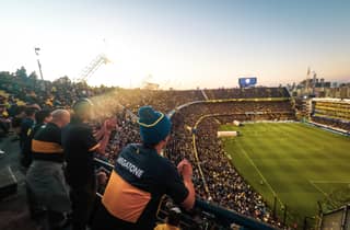 Buenos Aires: Besuch eines Boca Juniors-Spiels mit Transport und Einheimischen