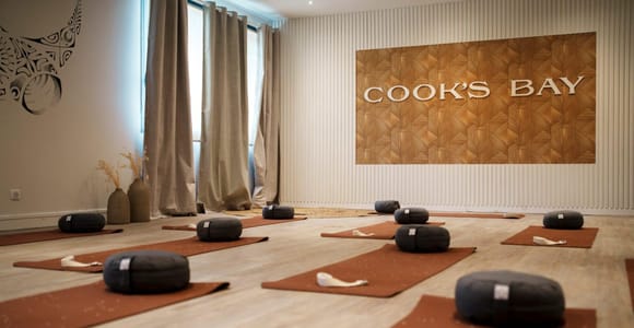 Yoga - A moment of relaxation at the Cook&#39;s Bay Studio