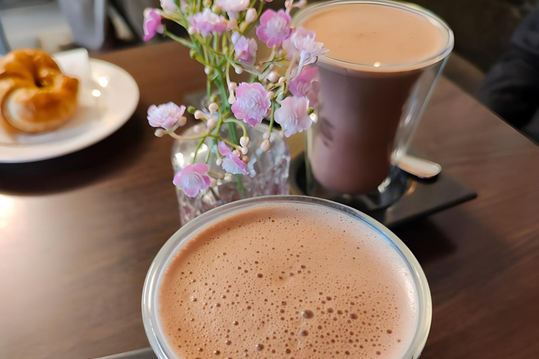 Lausanne: Traditional Food Group Walking Tour