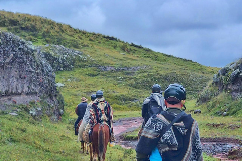 Cotopaxi: 2-Hour Horseback Riding and Limpiopungo Lagoon from Quito