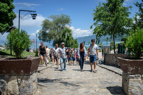 Depuis Ohrid/Struga : Excursion en bateau vers le monastère de Saint NaumEn minibus (petits groupes)