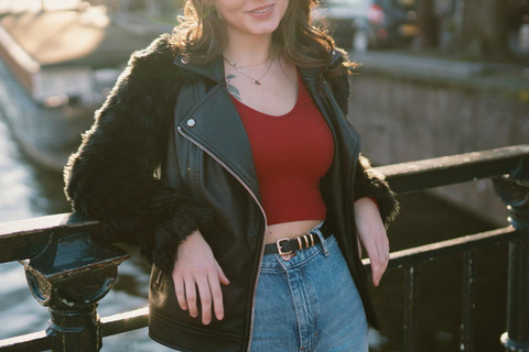 Amsterdam: Professional Photoshoot at the Canals Premium 30 Minutes - 30 Photos