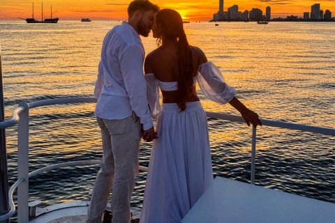 **Cartagena: Sunset Catamaran, Drinks & Night Party**