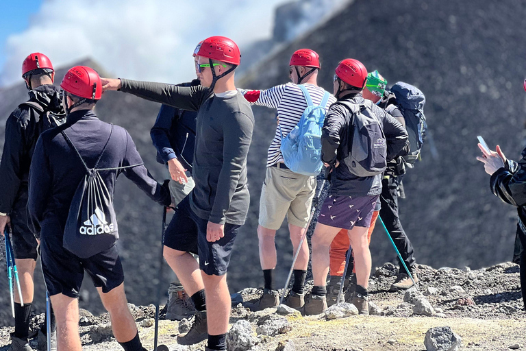 Etna: Krater Centralny (3340 m n.p.m.) z kolejką linową i jeepemEtna: wycieczka do krateru centralnego (3340)