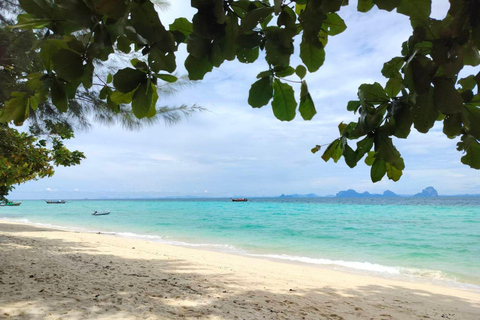 Koh Lanta: 4 Islands and Emerald Cave Snorkeling Trip