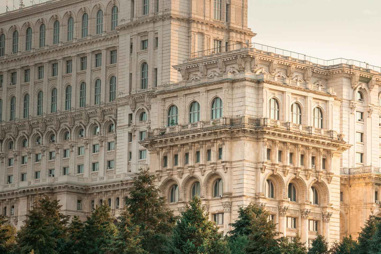 Bucarest: Excursión de un día a un rancho con animales domésticos