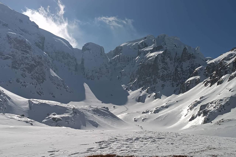 Romania: 3-Day Carpathian Mountains Hiking Tour