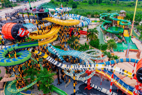 Pattaya: Columbia Pictures Aquaverse Ticket & Hotel Transfer