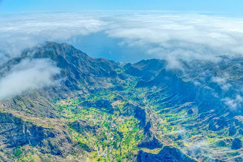 Praia: jednodniowa wycieczka minibusem dla pasażerów statków wycieczkowychOdbiór w porcie