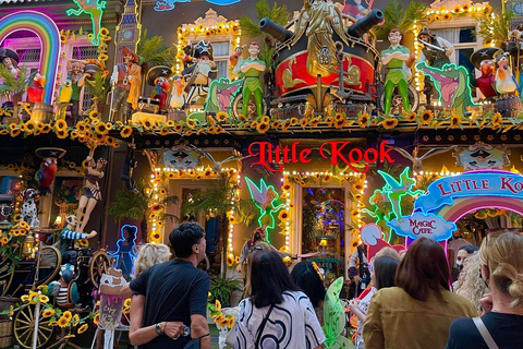 Athens: Night Walking Tour with Local Guide