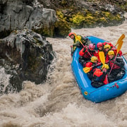 Norte de Islandia: el rafting más salvaje de Europa con traje seco