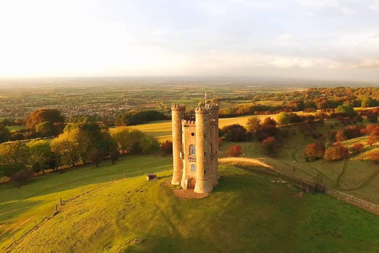 Londra: gita di gruppo nelle Cotswolds con Bourton-on-the-WaterLondra: gita in piccolo gruppo nelle Cotswolds con Bourton-on-the-Water