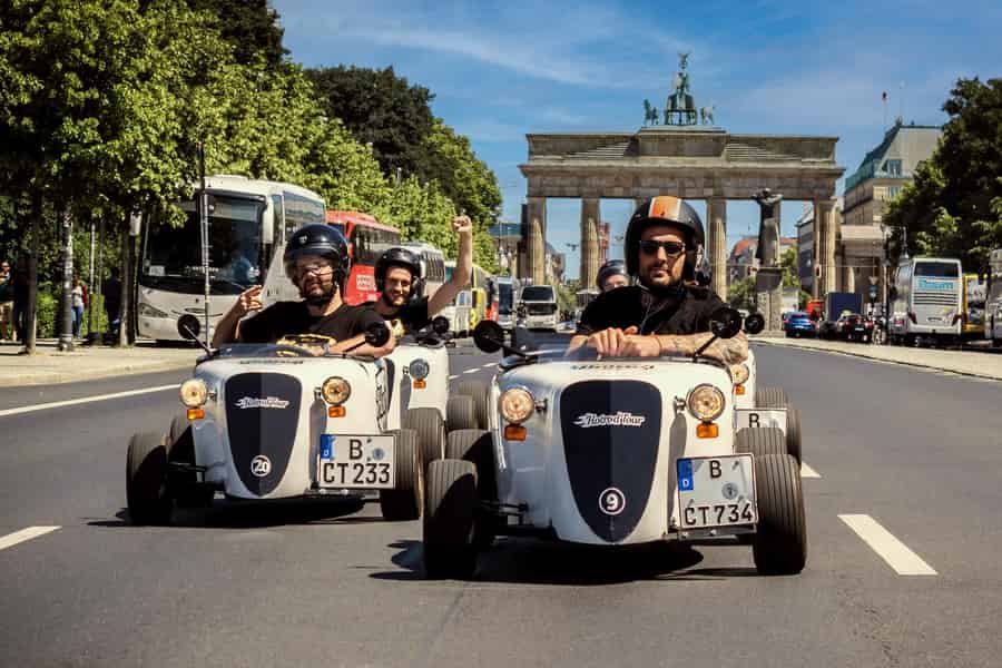 Berlin: Selbstfahrende Sightseeingtour in einem Mini Hot Rod. Foto: GetYourGuide