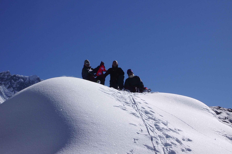 Island Peak (6,189m) Climbing