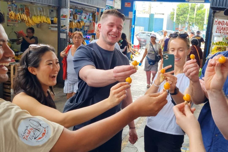 Lima: Barranco Street Food Tour by Tuk-Tuk with 13 Tastings