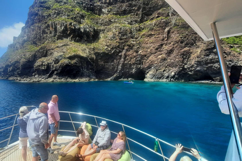 Madeira: Passeio de barco com almoço, bebidas e traslado do hotel