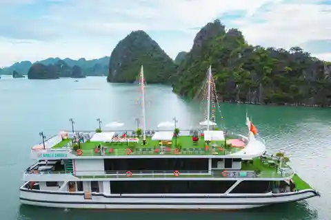 Hanoi: Ha Long Bay Day Tour - Apollo Cruise, Jacuzzi, Buffet