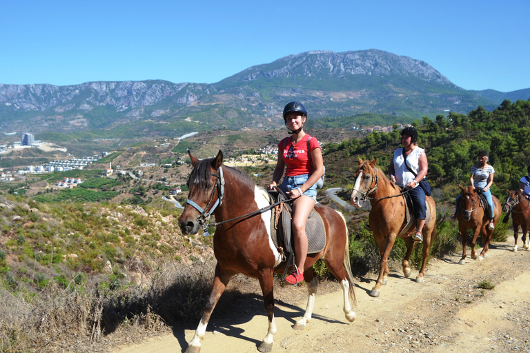 Depuis Antalya, Belek, Kundu : Randonnée à cheval avec transfert à l'hôtel