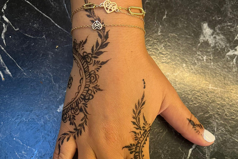 Djerba : expérience du henné et du hargouss avec transfertDjerba : Expérience au henné et aux hargouss avec transfert