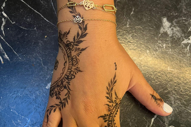 Djerba : expérience du henné et du hargouss avec transfertDjerba : Expérience au henné et aux hargouss avec transfert