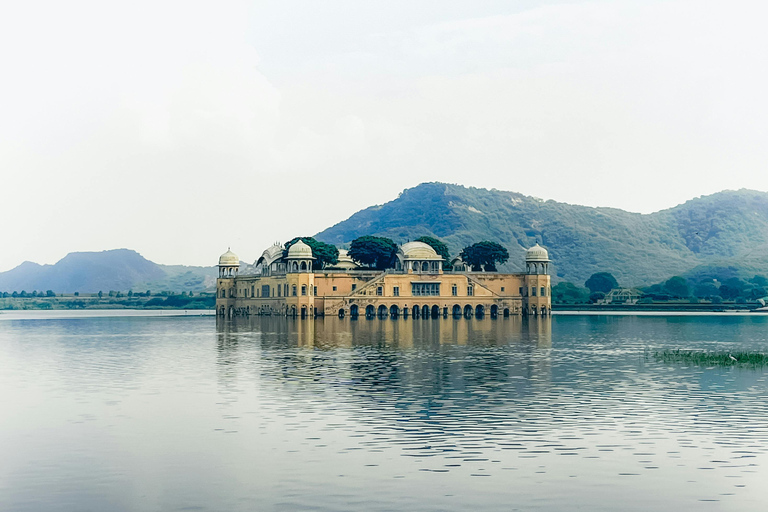 Jaipur: Private Full-Day Sightseeing Tour with Guide All Inclusive Tour with Monument Fees and Lunch