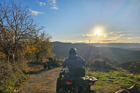 Tirana: Excursión guiada en quadGrupo privado