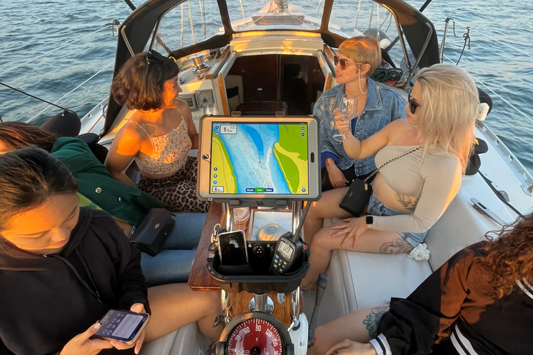 Porto: Charming Sailboat Cruise Sunset