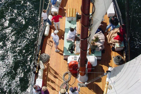 La goélette Appledore Star de Key West fait une croisière au coucher du soleil au champagne