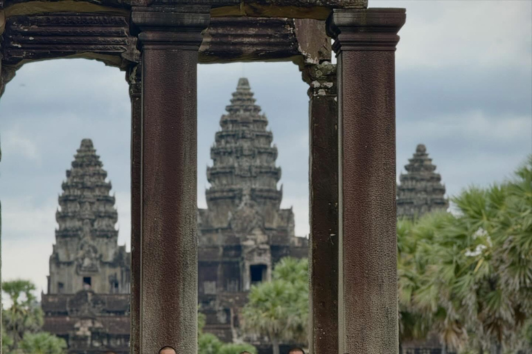 暹粒：吴哥窟日出或日落 3 小时导览游吴哥窟日出 3 小时导览游