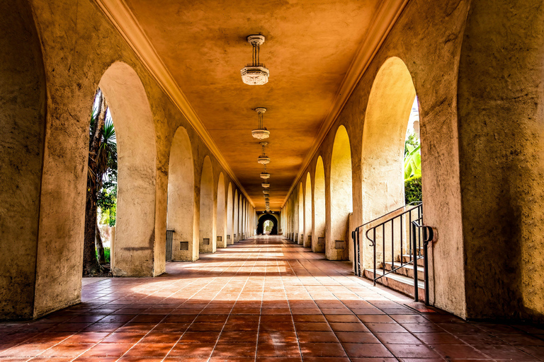San Diego: Balboa Park & Bankers Hill Walking Tour Spanish language