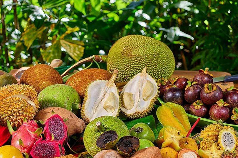 Kandy: Exotic Fruit Tasting & Tuk-Tuk Market Tour