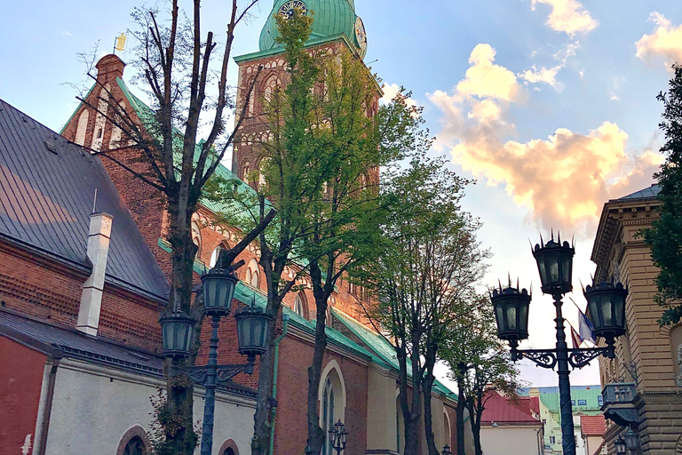 Riga Old Town, C Market & Art Nouveau Guided Walking Tour