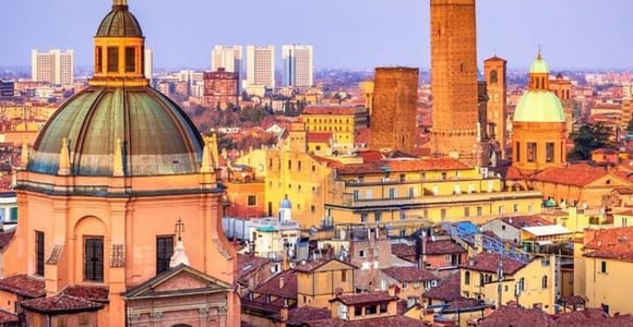 Bologna : Best Street Food Tour With A Local Guide