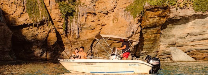 Plage de Lygaria : tour en bateau semi-privé avec skipper