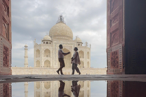 All-Inclusive Day Trip Taj Mahal Tour (from Delhi) From Delhi: Same Day Trip Agra ( Car + Guide)