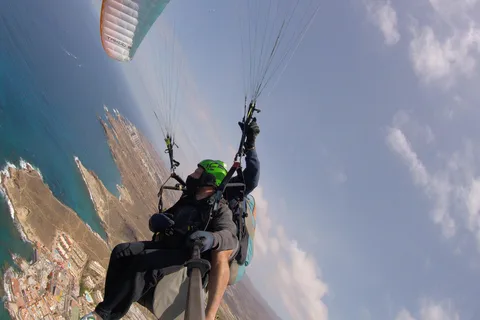 Santa Cruz de Tenerife: Acrobatic Paragliding Flight