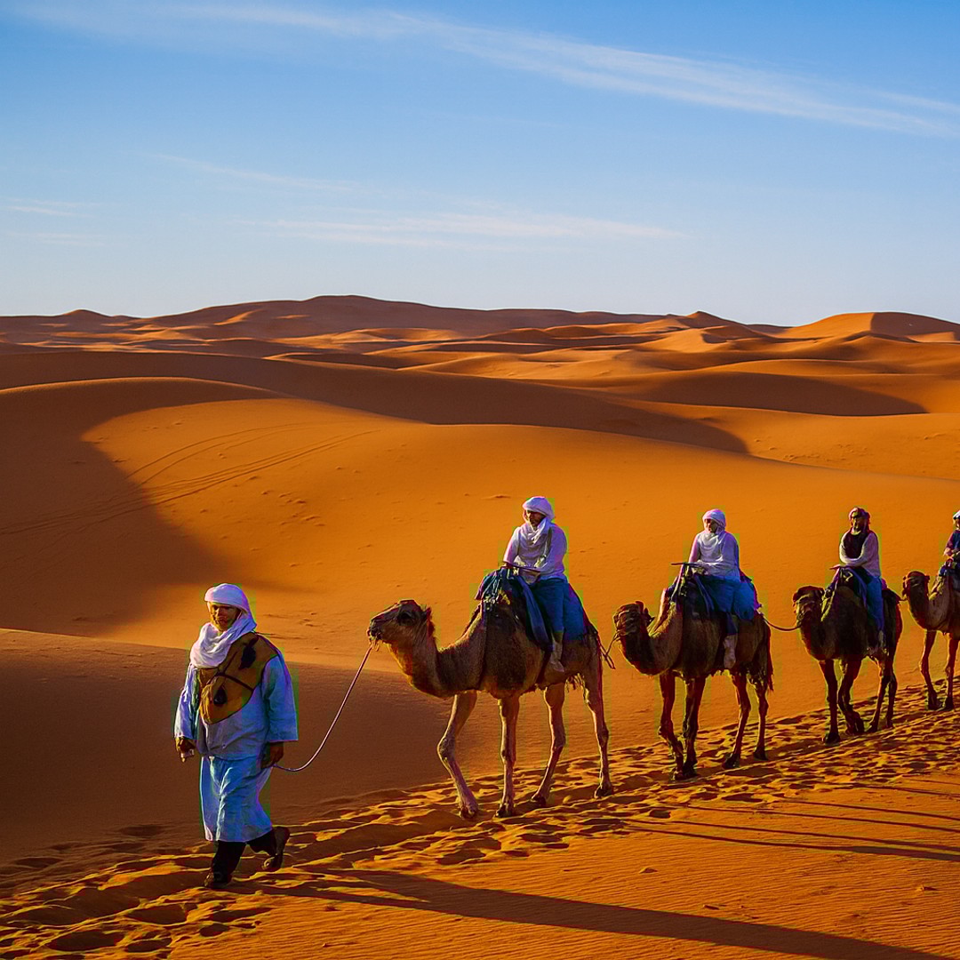 Merzouga : une nuit dans un campement du désert avec dîner et balade à dos de chameau.