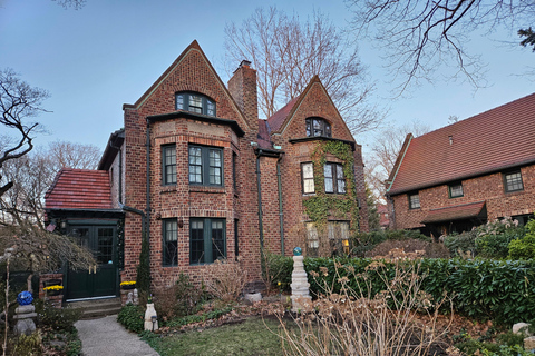 New York: Von Spider-Man zur Skyline – Die Welt in einer StadtNew York: Tour durch die multikulturellen Viertel von Queens auf Italienisch